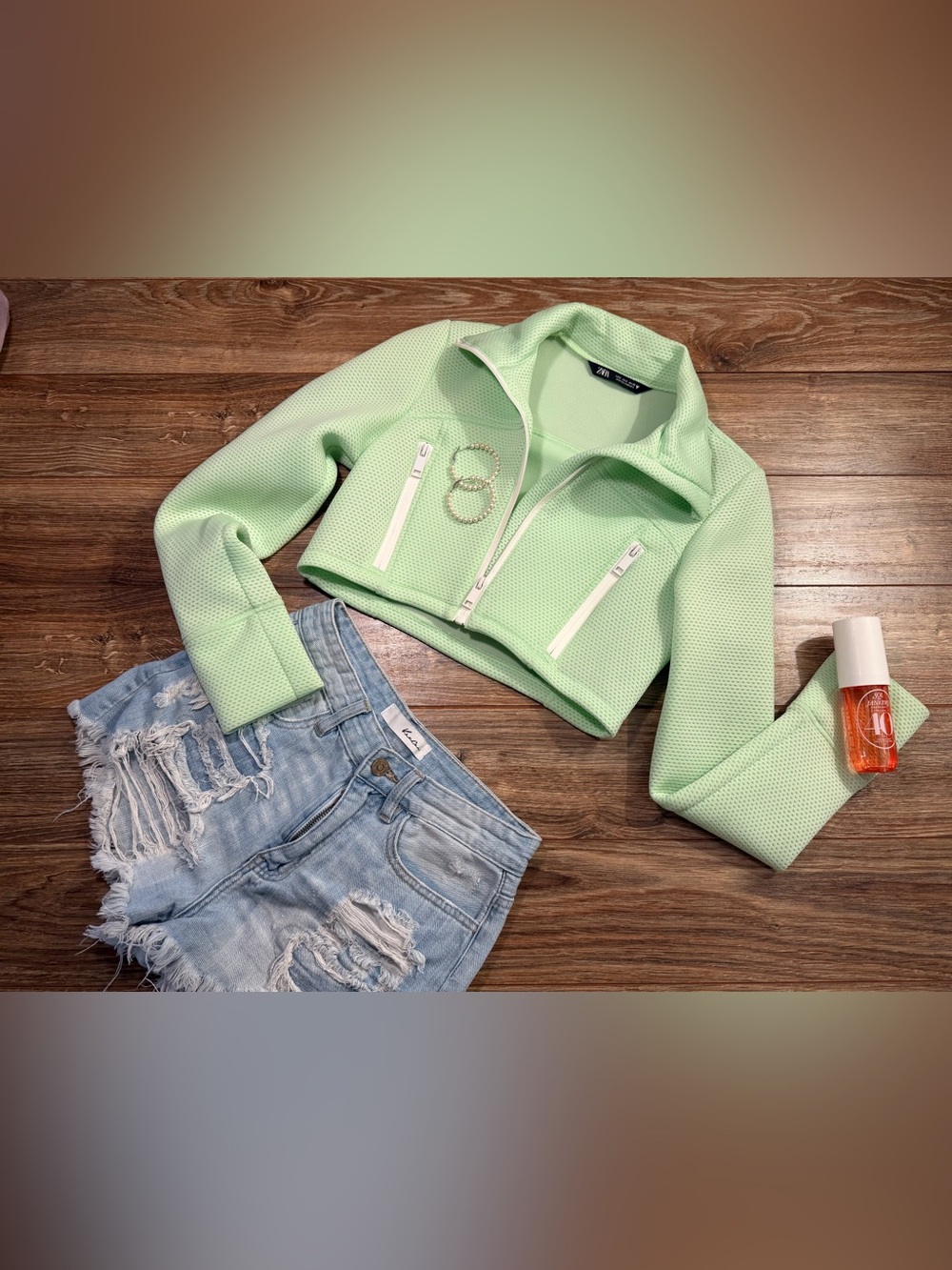 Zara Light Green Cropped Zip-Front Sweatshirt
